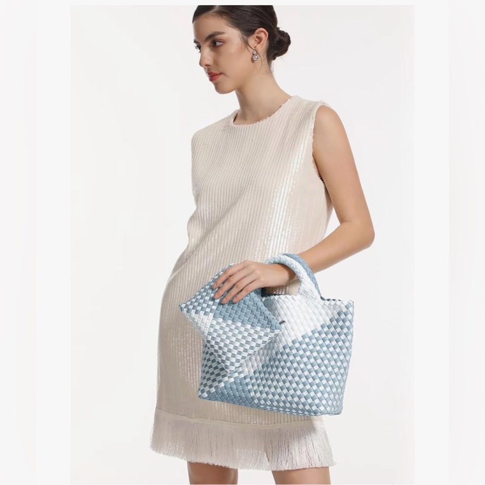 Elegant Blue and White Woven Tote Bag Set